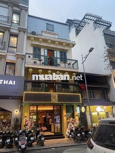Cho thuê nhà phố Nguyên Hồng, trung tâm văn phòng – kinh doanh sầm uất