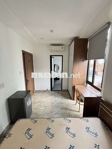 STUDIO FULL NỘI THẤT, CỬA SỔ TRỜI THOÁNG MÁT GẦN TRƯỜNG SA TIỆN QUA Q1