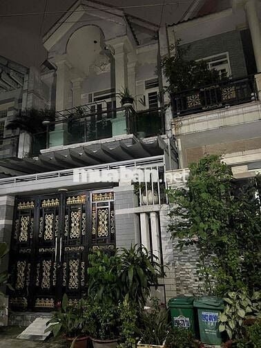 NHỈNH 5TỶ NHÀ MỚI GẦN PHAN VĂN HỚN NGANG 5m Có 4 PHÒNG HẺM Ô TÔ