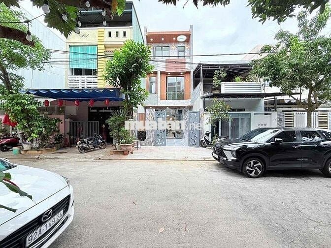 BÁN NHÀ 1 trệt 2 lầu ngay thành phố Bến Cát  Phù hợp vừa ở vừa kinh do