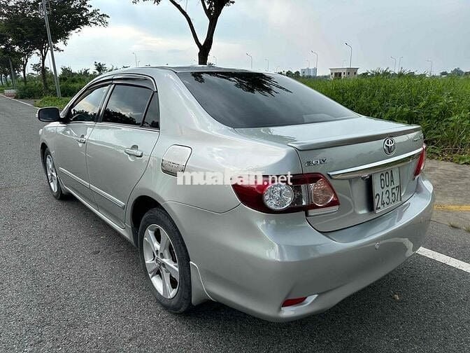 Toyota Corolla Altis 2010 2.0V - 125000 km