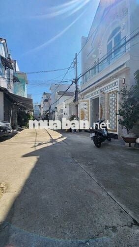 🌿 BÁN NHÀ MẶT TIỀN HẼM XE HƠI – HẺM 1806 HUỲNH TẤN PHÁT, TT. NHÀ BÈ 🌿