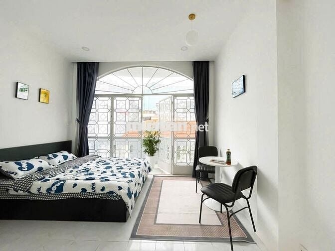 PHÒNG 1 PN FULL NỘI THẤT 40m2 BAN CÔNG LỚN Ở PHÚ NHUẬN GẦN SÂN BAY TSN
