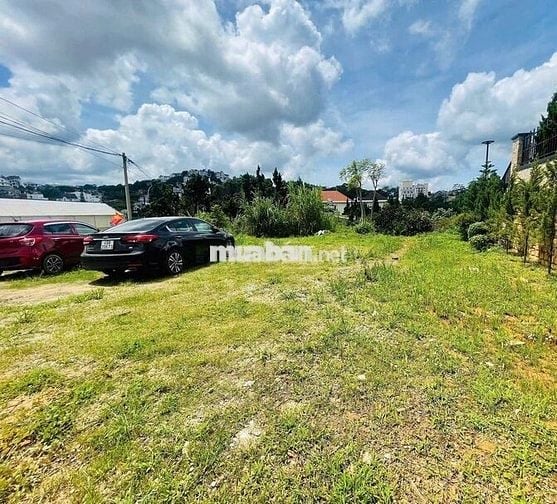 Bán Đất 319m2, 2 mặt tiền, View đẹp, đường 16m, Trung tâm, Đà Lạt