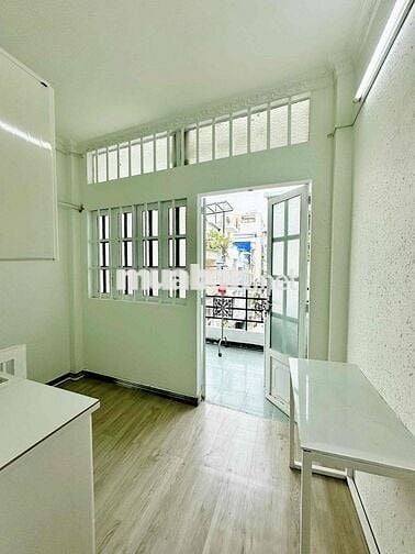 CHDV MỚI TINH BAN CÔNG FULL NT 40m2 SIÊU RẺ NGAY NGUYỄN VĂN CỪ Q5 CHI