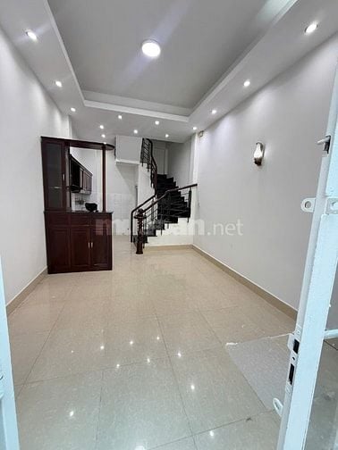 ➢Hẻm 333/ Lý Thái Tổ  Q10 ( ngay Nhi Đồng ) ➢ DT: 4x8 trệt 2 lầu, ST 