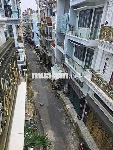 Cho thuê nhà Full nội thất (5m x 11m) có 4 phòng ngủ hẻm nhựa 6m