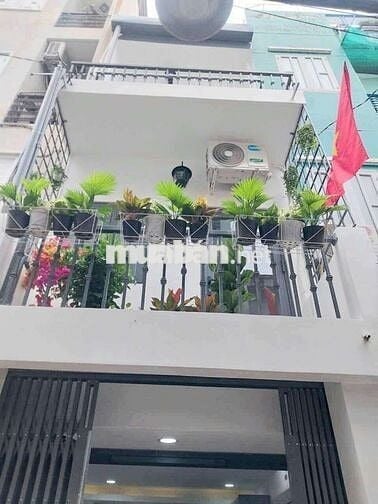BÁN NHÀ CMT8 QUẬN 3- GẦN MẶT TIỀN - 3 TẦNG- 2PN 3WC - CHỈ 4.8 TỶ TL