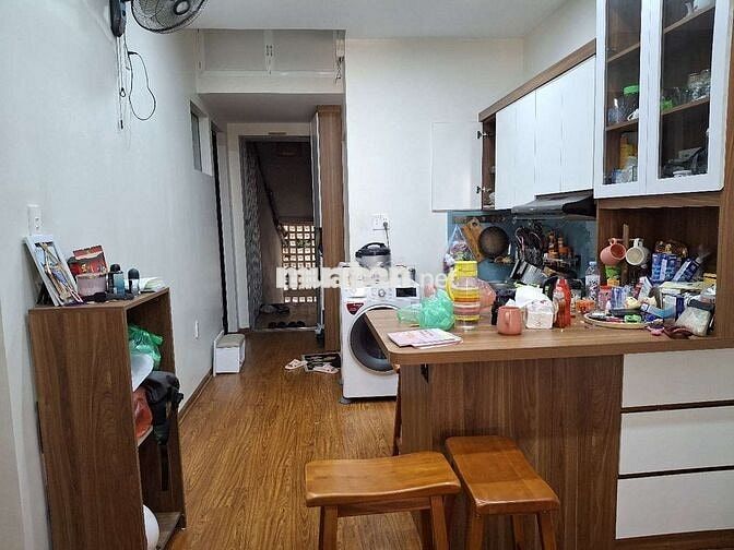 Can nha A25 cau thang 1 so 320 canh khach san A25