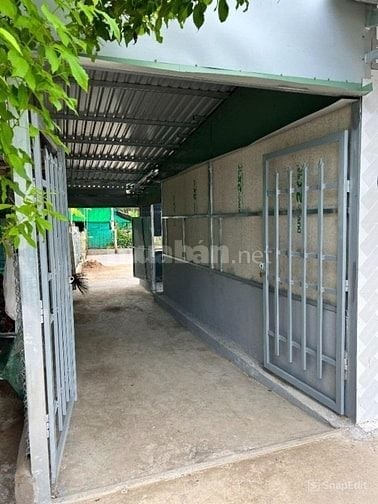 BÁN ĐẤT MẶT TIỀN ĐƯỜNG NHỰA TẶNG KIOT XÂY SẴN GIÁ 900 TRIỆU