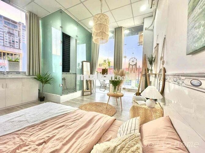 Căn hộ dịch vụ ban công ngay Lâm Văn Bền
