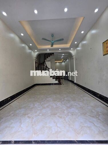 Phố Trạm - Ngay Aeon - Nhà 50m2 ×3 Tầng - Ô tô - 10Tr