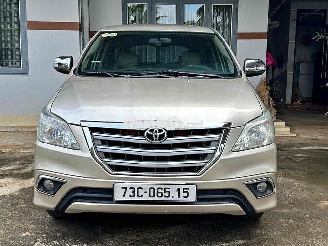 TOYOTA INNOVA 2016 MT