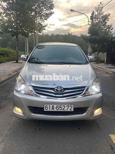 Toyota Innova 2010 G - 200000 km