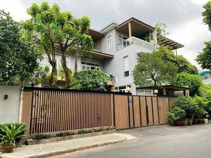 [HOT] Bán siêu biệt thự gần 1000m2 đất - đường Hoàng Việt, Tân Bình