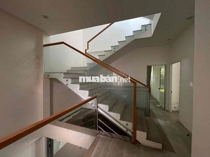 ✅ Cho thuê nhà 3 tầng ngay sau nhà MT Ba Đình - Hải Châu