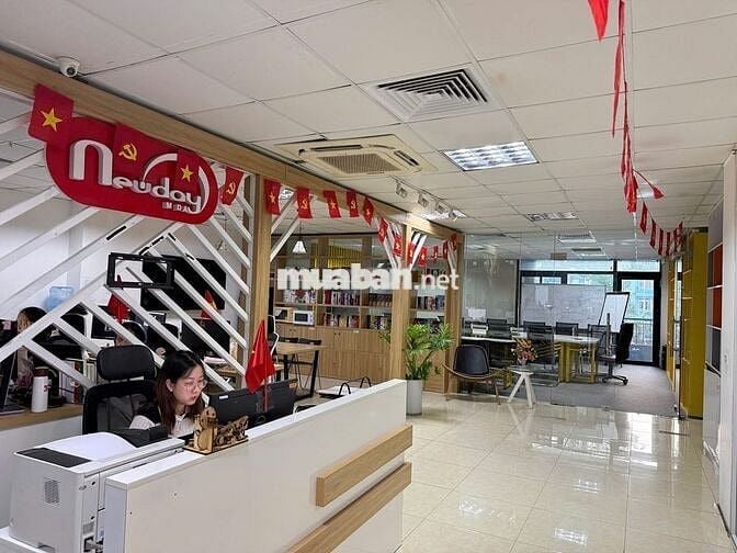 Cho thuê văn phòng đẹp, hiện đại tại Nguyễn Hy Quang- Đống Đa,giá hời