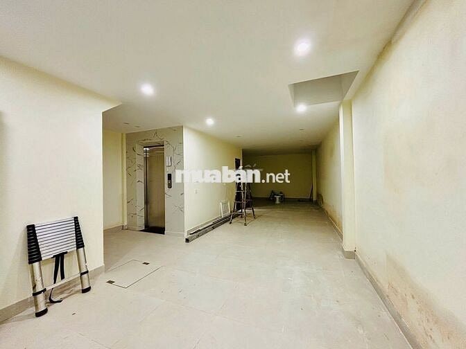 Nhà nguyên căn 7 tầng đường Ngõ Trần Xuân Soạn rộng vừa ô tô