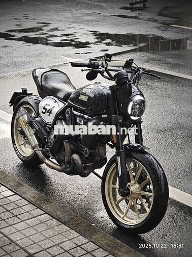 Ducati cafe racer chưa từng ra khỏi thành phố