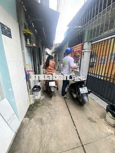 bán nhà 1 trệt 1 lầu đúc . cách chùa viên mình 50m . nhà và hẻm như hi