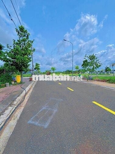 CHÍNH CHỦ CẦN BÁN GẤP 104M2 ĐẤT KDC ĐƯỜNG SỐ 28 BÊN CẠNH KCN HÒA LONG