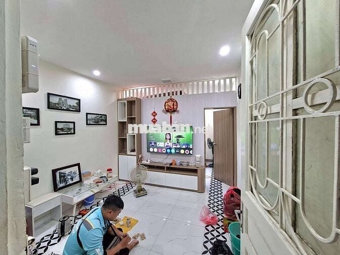 TT TRẠI GĂNG T3 , DTSD 31M .  BƯỚC XUỐG CẦU THANG LÀ CHỢ . AN NINH TỐT