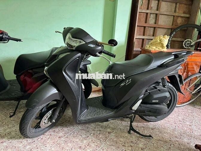Nhà dư xe cần bán SH 150i ABS đen mù biển 92