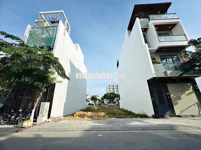 ĐẤT MT ĐƯỜNG NHỰA ĐÃ CÓ SỔ HỒNG RIÊNG,NGAY SÁT CHỢ ĐỨC HOÀ ,GIÁ  950TR