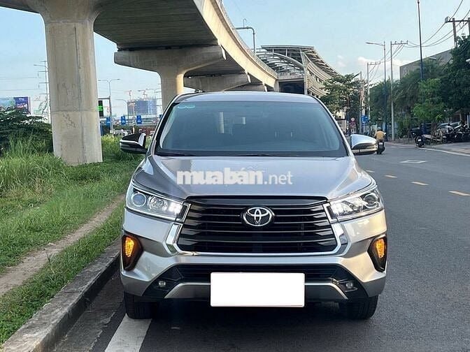 Toyota Innova 2023 G 2.0 AT - 18,000 km một chủ.