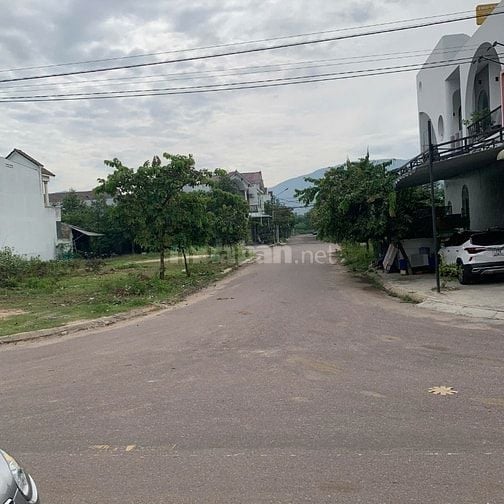Lô góc 2 mặt tiền cho thuê 111B Nguyễn Phăng và Võ Nhâm, tiện mở kinh 