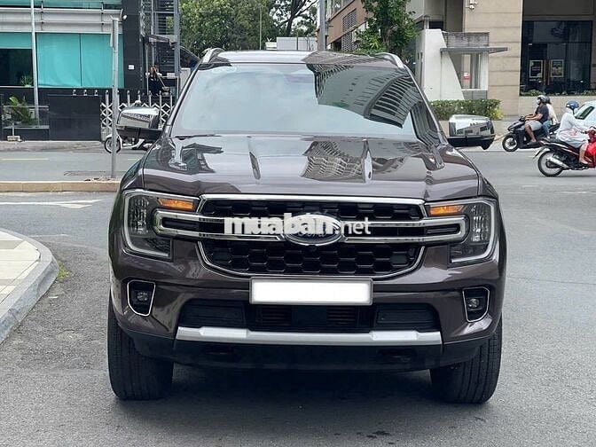 Ford Everest Titanium 4x2 AT 2024 - 5600 km
