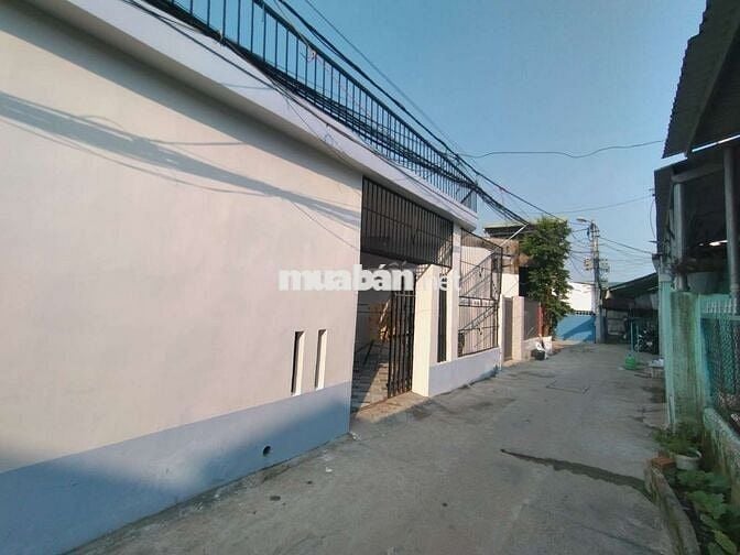 Nhà mặt kiệt xe tải đối diện đại học duy tân