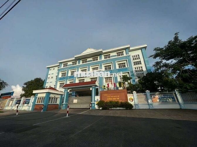 BÁN NHÀ 2 MẶT HẺM GẦN CHỢ ĐẦU MỐI DT 100m2 giá 4t350