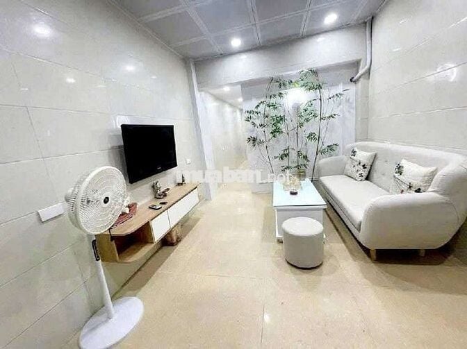 2.x tỷ, nhà TT Bùi Ngọc Dương, cạnh phố, tầng 1, 43m*2N, full nội thất
