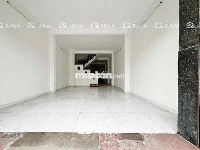 Mặt tiền DƯƠNG QUẢNG HÀM GÓC NGÃ 3