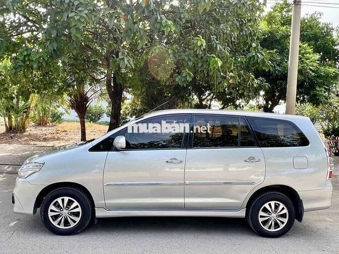 Toyota Innova 2016 2.0E - 100 km