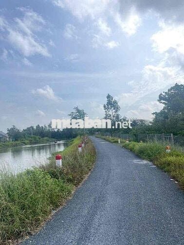 Đất mặt tiền đẹp view sông lộ nhựa 8 tấn khu dân cư đông đúc