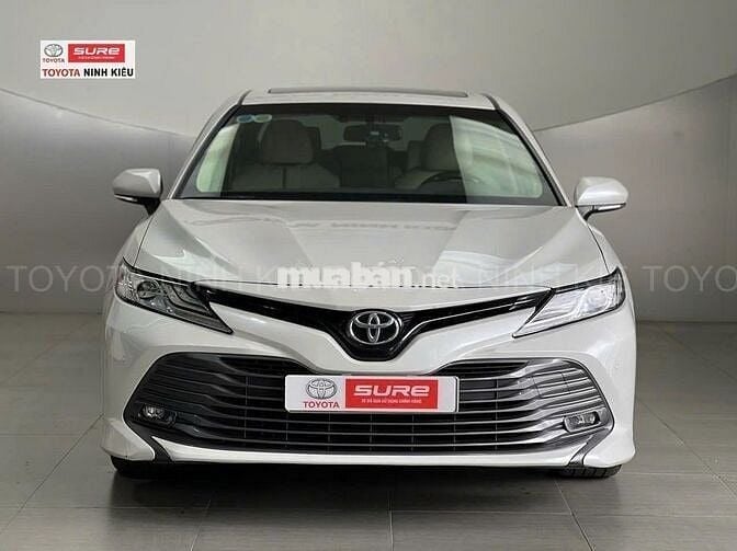 Toyota Camry 2.5Q 2020 - 32.000 km