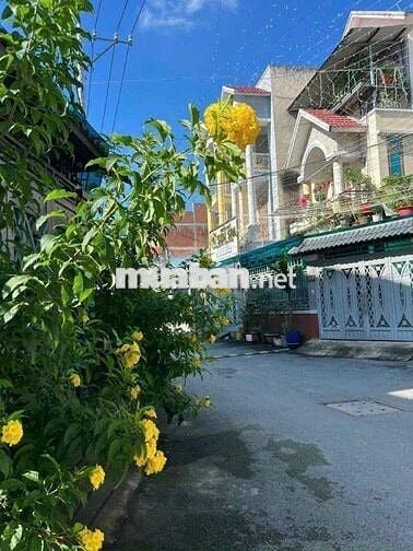Nhà Thạnh Xuân Dt 5x16 Sân Xe Hơi Giá 10 Triệu