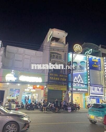 Mặt Tiền Nguyễn Gia Trí ( D2 ) - 4 x 20m - Trệt, 3 lầu - Giá: 70 Triệu