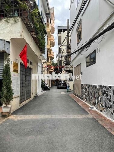 Bán Nhà Phân Lô Hoàng Hoa Thám- 45m - 5 Phòng Ngủ - Full Nội Thất