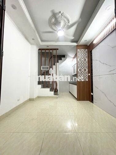 Bán nhà Nghĩa Dũng, dân xây 5 tầng, 20m2, 5.7tỷ