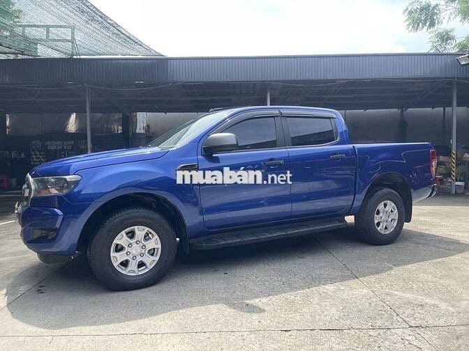 Ranger 2017 XLS 4x2 MT - xanh Koban nhập Thái