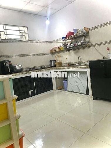 Nhà mới ,hẻm 6m 3pn 2wc .nguyên văn quá