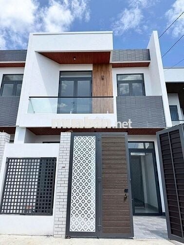 Hạ Giá 300tr Bán Gấp Căn Nhà Lầu Ngang 6m,gGần Trạm Thu Phí Bửu Long