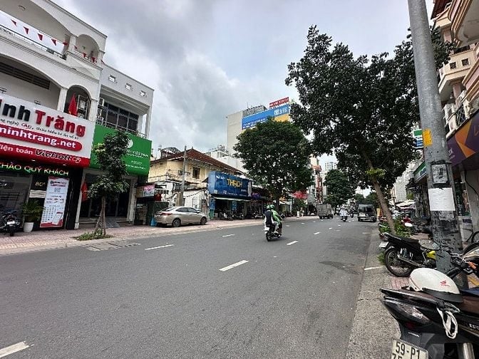 BÁN EM NHÀ MẶT TIỀN - BÌNH THẠNH 