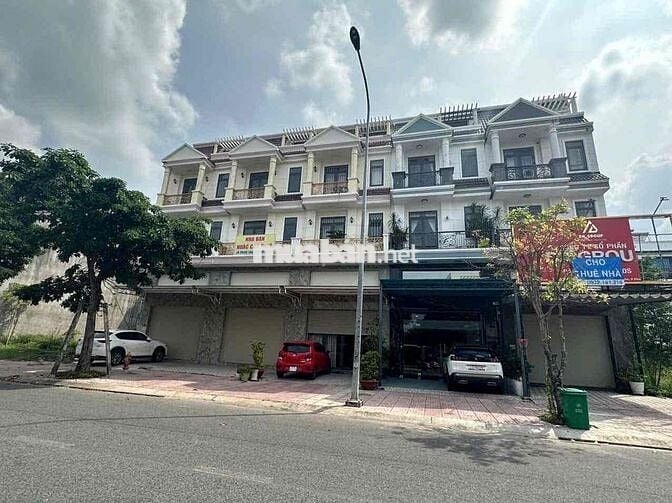 Cho thuê nhà mặt tiền Hoàng Hoa Phám Phúc Đạt