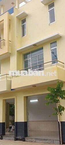 NHÀ PHỐ BIỂN, 2 MẶT TIỀN ,THUẬN LỢI MUA BÁN