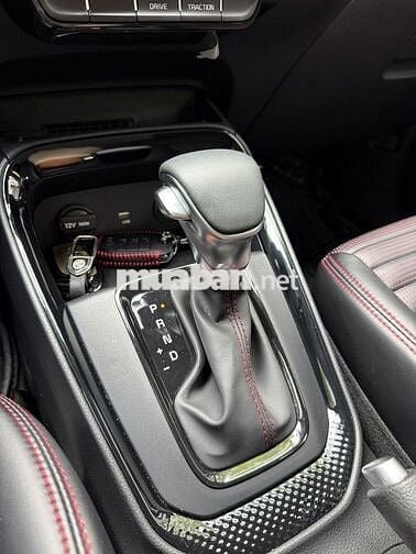 Kia Sonet SX Luxury 2023 màu trắng số tự động