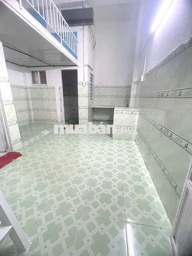 Phòng cho thuê kế bên trường marketing và gần cầu Tân Thuận